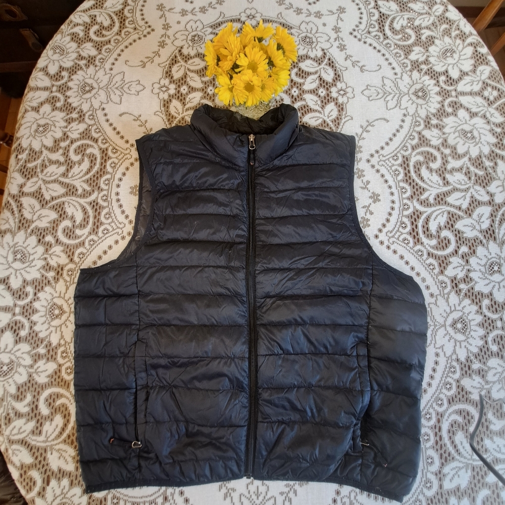 Hawke & Co black vest